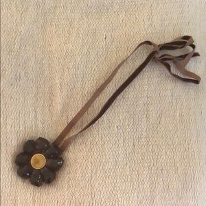 Brown clear flower necklace and pin
